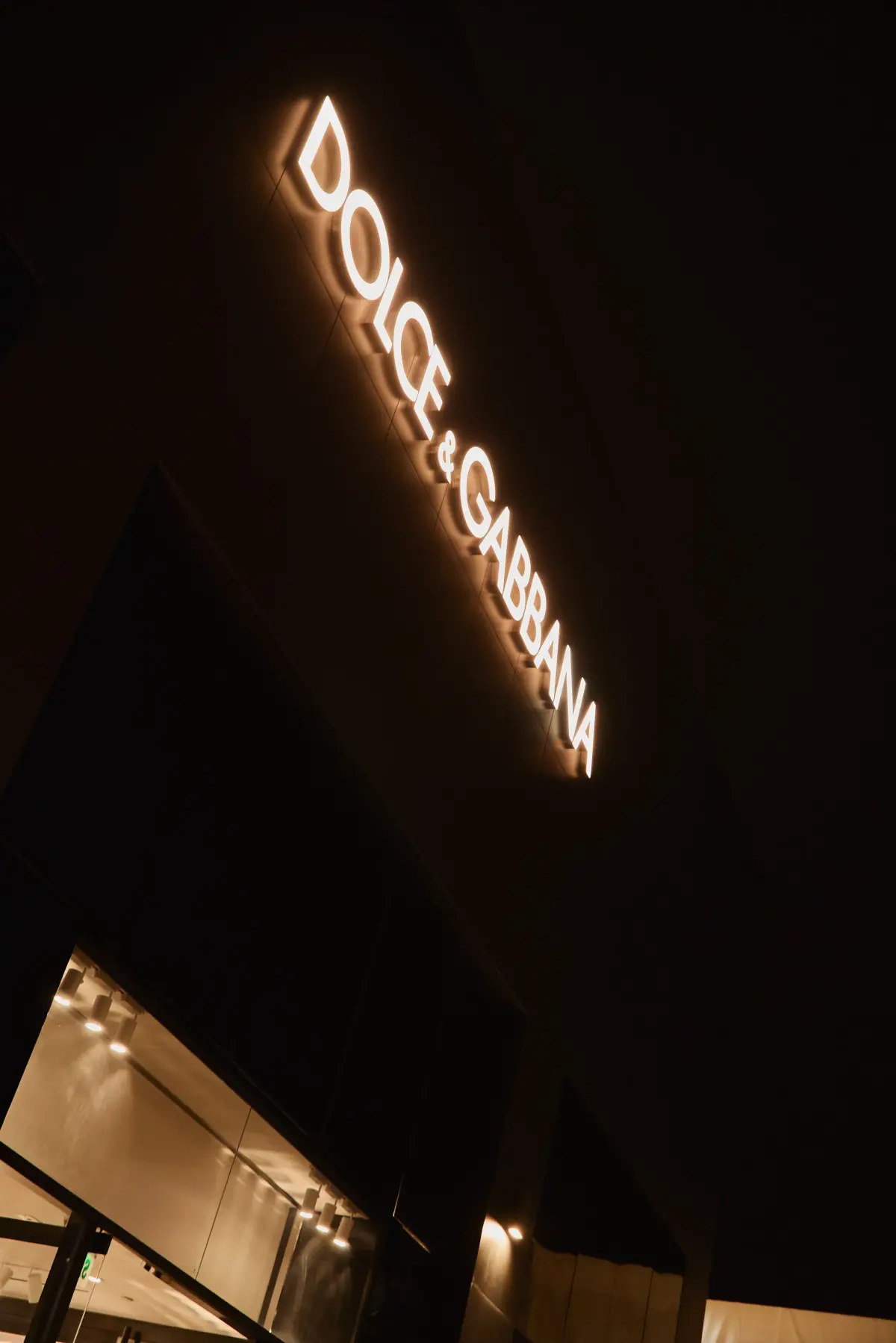 Dolce & Gabbana celebra oficialmente la llegada de su primera boutique en Perú