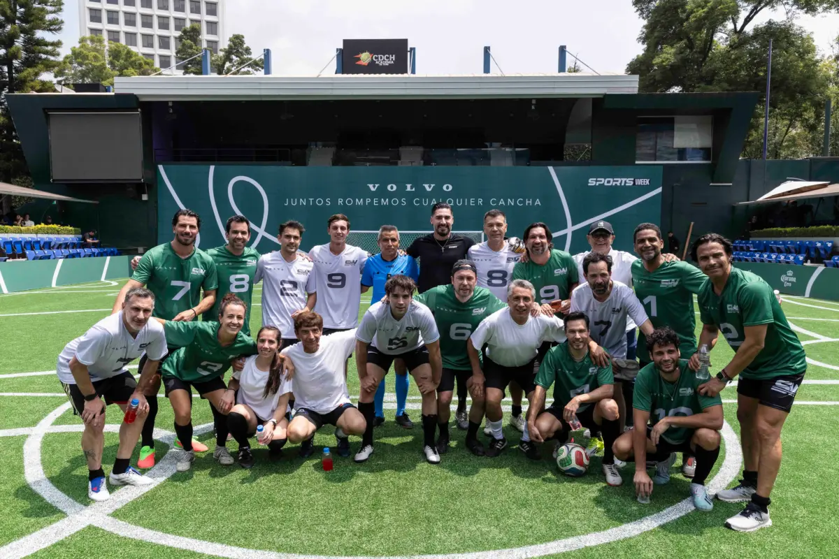 Volvo inaugura la Cancha Volvo en Sports Week Mx con moda, deporte y figuras emblemáticas del futbol Volvo inaugura la Cancha Volvo en Sports Week Mx con moda, deporte y figuras emblemáticas del futbol