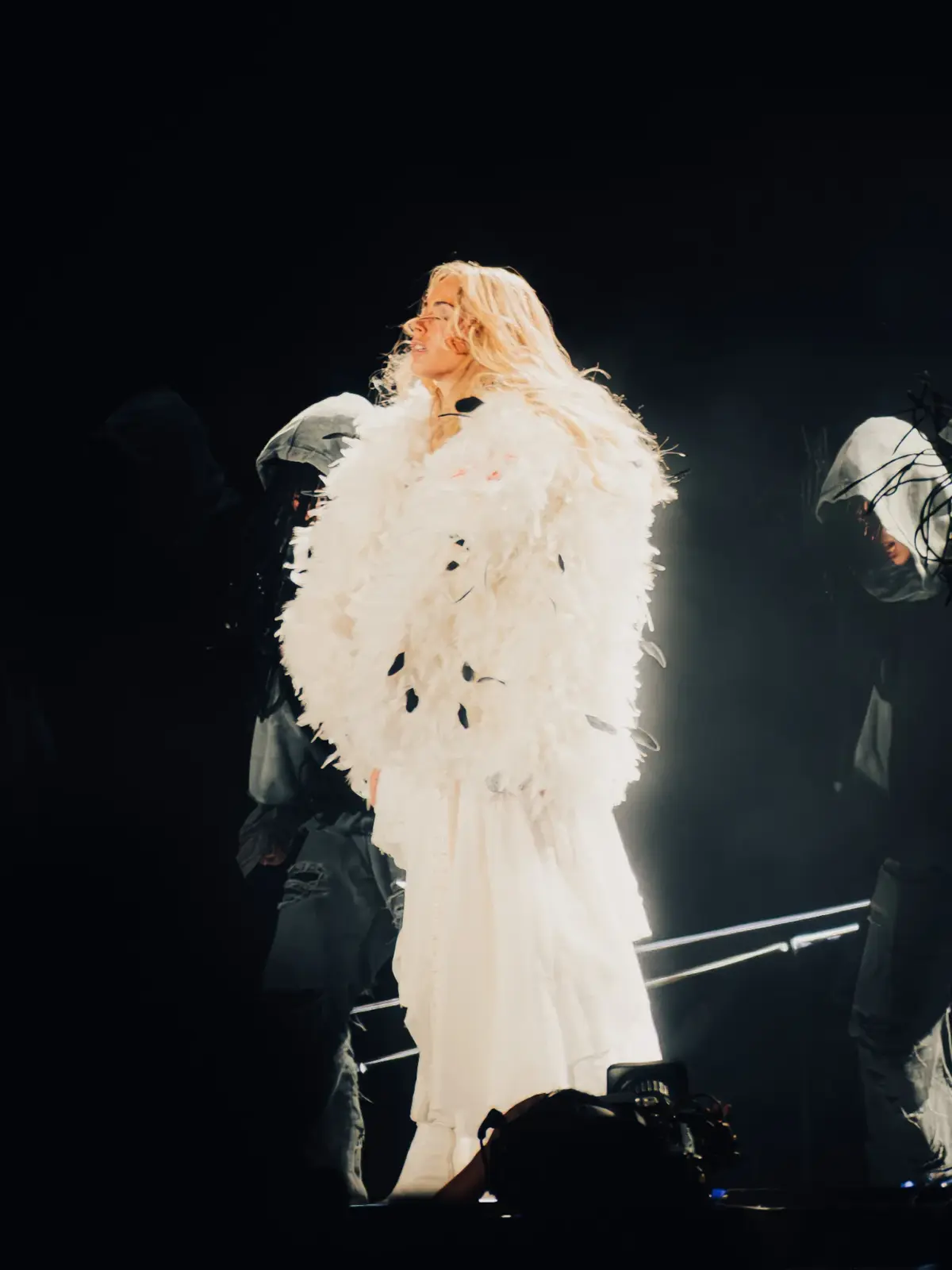 Tini luce DELOSANTOS en su gira internacional: “FUTTTURA World Tour”