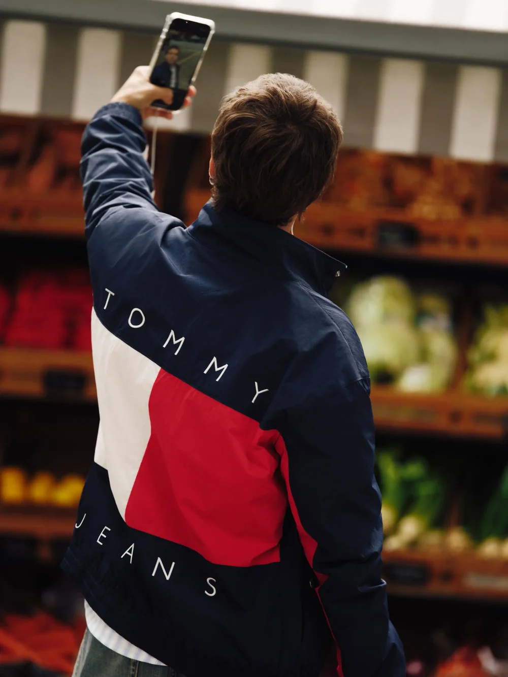 Tommy Hilfiger trae la campaña Primavera 2026 de Tommy Jeans a Londres con una nueva ola de autoexpresión Tommy Hilfiger trae la campaña Primavera 2026 de Tommy Jeans a Londres con una nueva ola de autoexpresión