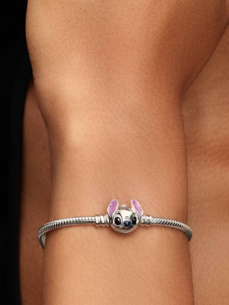 LOS PERSONAJES MÁS QUERIDOS DE DISNEY SE CONVIERTEN EN LOS FAVORITOS DE PANDORA. LOS PERSONAJES MÁS QUERIDOS DE DISNEY SE CONVIERTEN EN LOS FAVORITOS DE PANDORA.