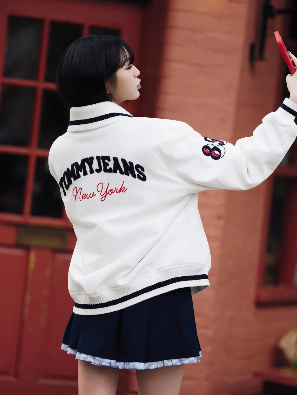 Tommy Hilfiger trae la campaña Primavera 2026 de Tommy Jeans a Londres con una nueva ola de autoexpresión Tommy Hilfiger trae la campaña Primavera 2026 de Tommy Jeans a Londres con una nueva ola de autoexpresión