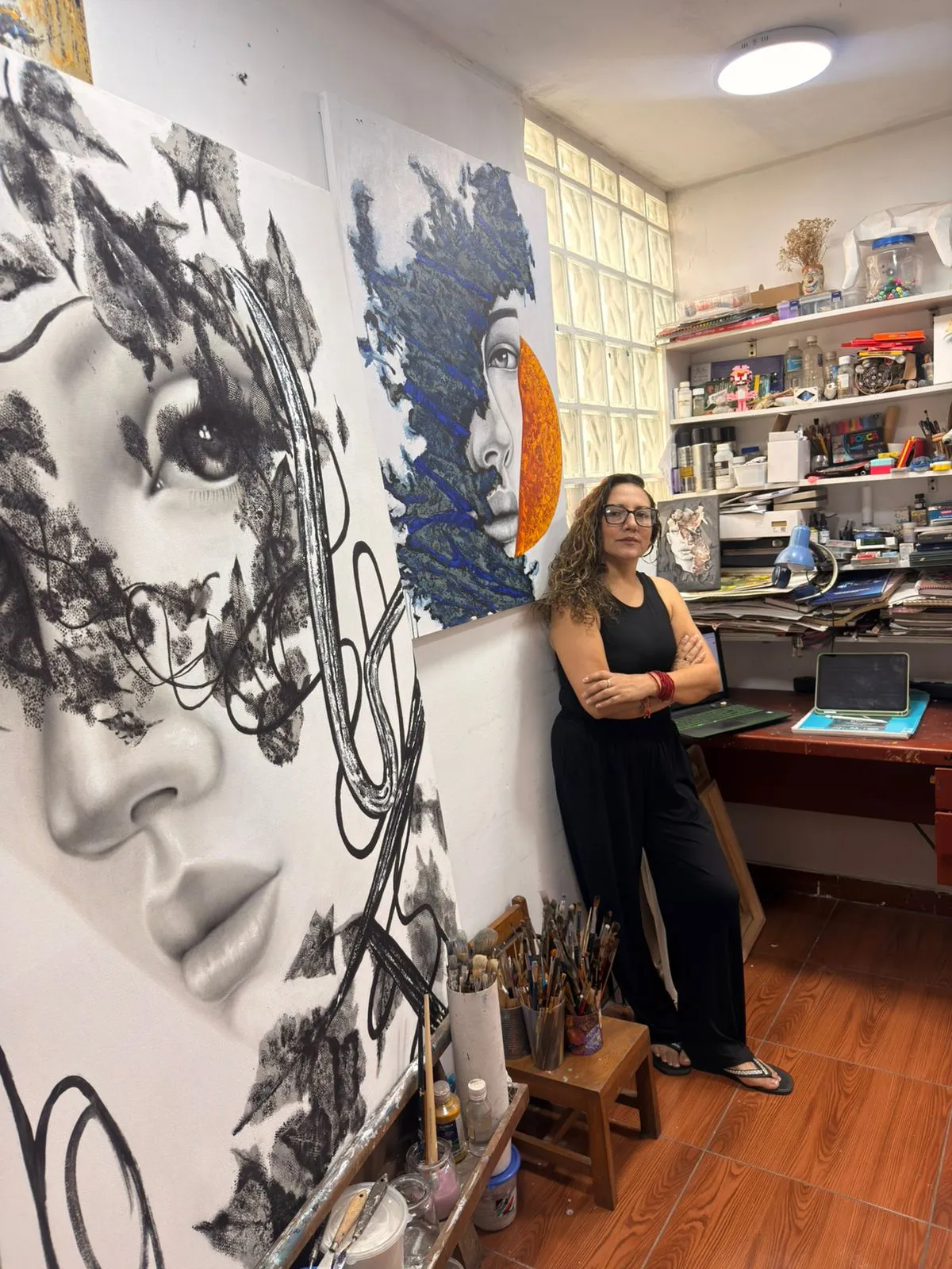 Yezzenia Sánchez presenta “La Mirada que Habita”, un viaje pictórico hacia lo invisible del rostro femenino