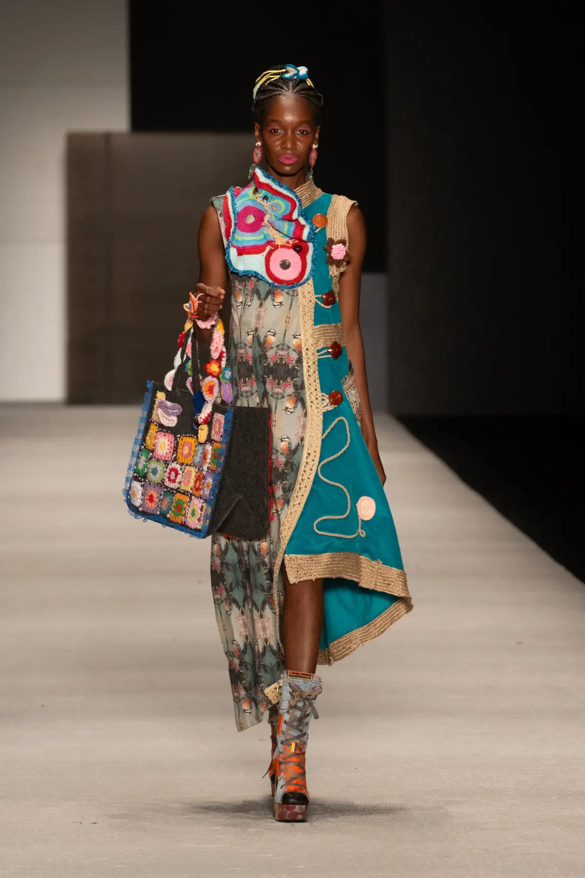 Empresarios de la economía popular conquistan el Bogotá Fashion Week con la pasarela del Colectivo PUENTE