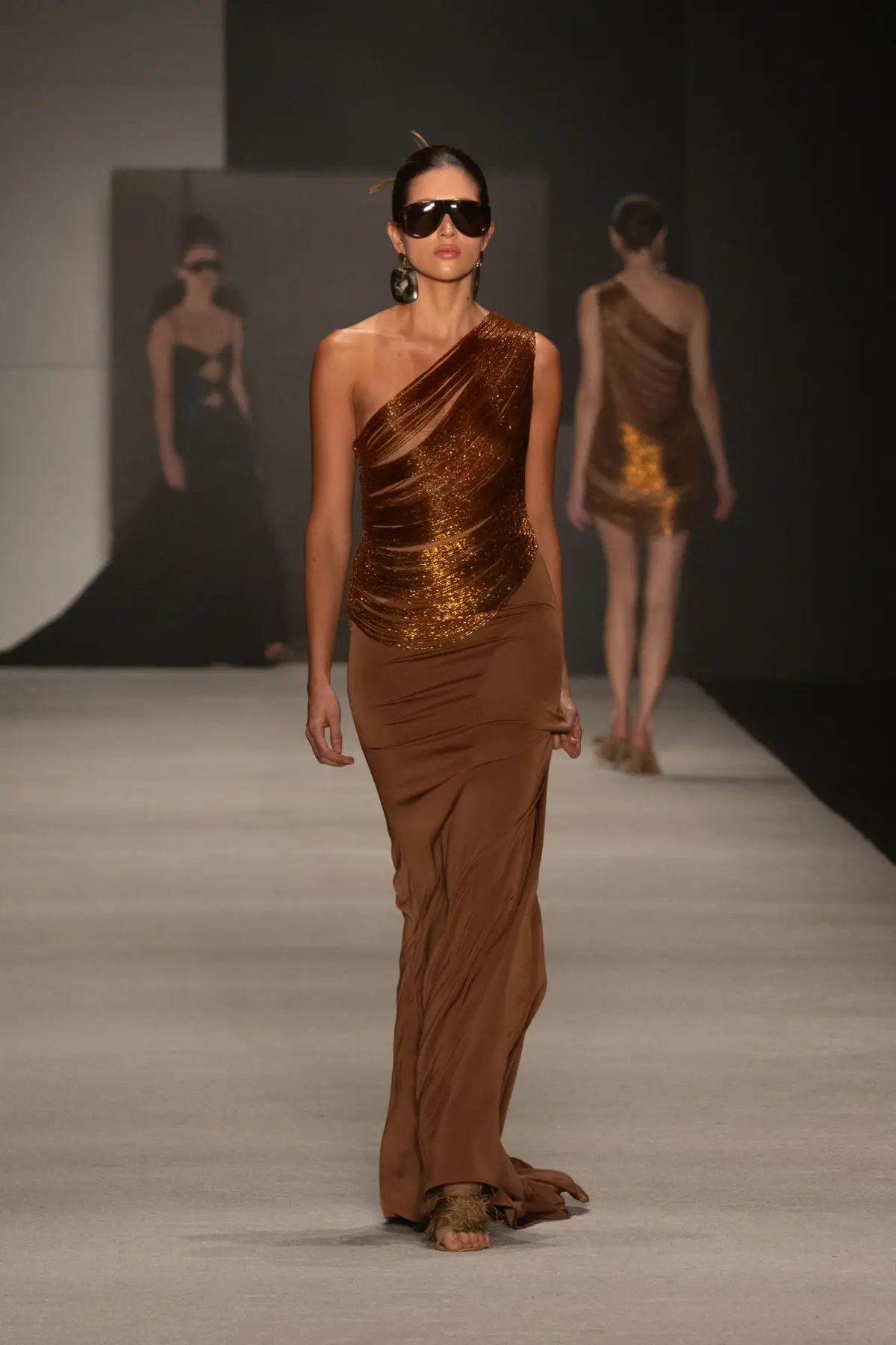 Bogotá Fashion Week 2026 reunió propuestas que redefinieron el swimwear, la feminidad contemporánea y el diseño artesanal colombiano
