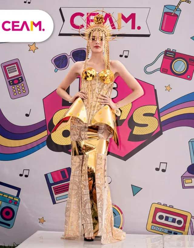 ¿Se pueden hacer prendas sin usar telas? Futuras diseñadoras de moda reinterpretaron los 80’s en una pasarela creativa
