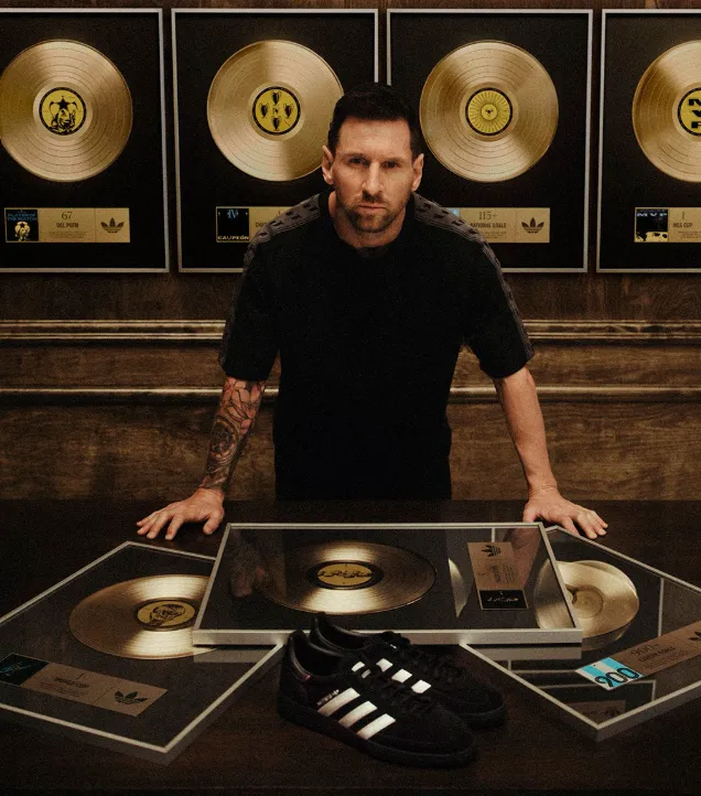 Lionel Messi y adidas presentan unas Handball Spezial que apuestan por la elegancia del negro Lionel Messi y adidas presentan unas Handball Spezial que apuestan por la elegancia del negro