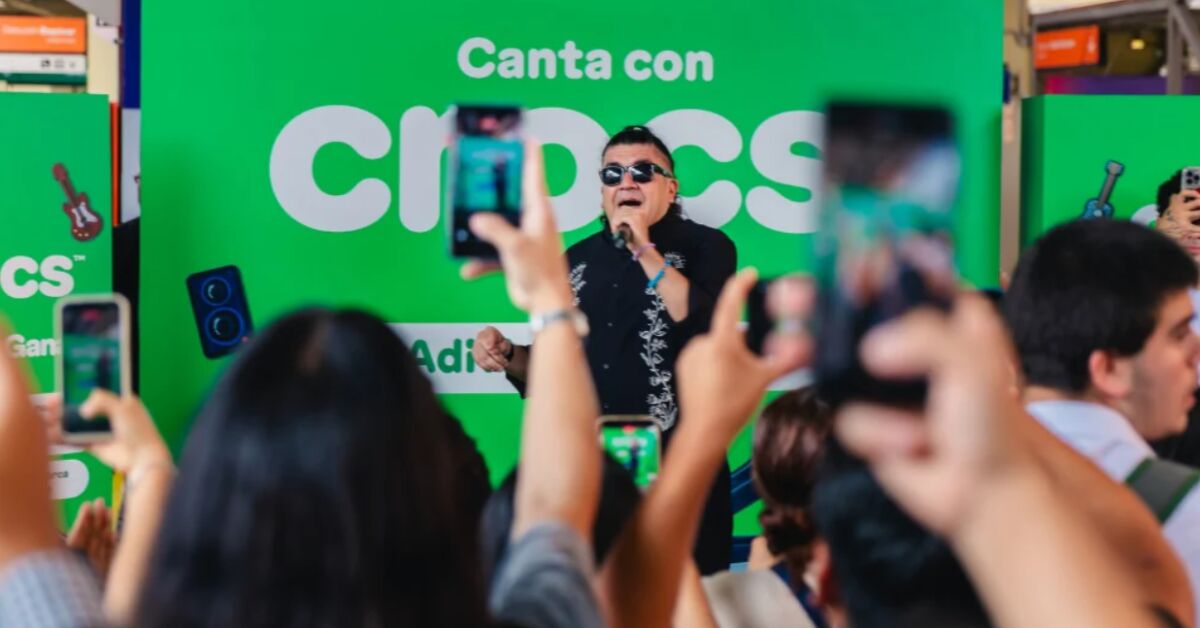 Crocs se apodera del Metro de Lima con una experiencia inmersiva junto a Mauricio Mesones.