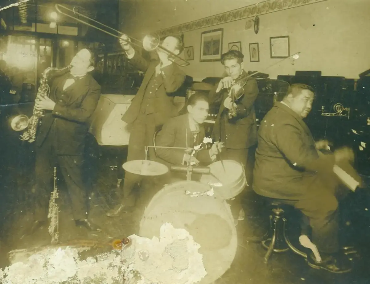 SACO revive el jazz peruano de los años 20 con banjo y violín