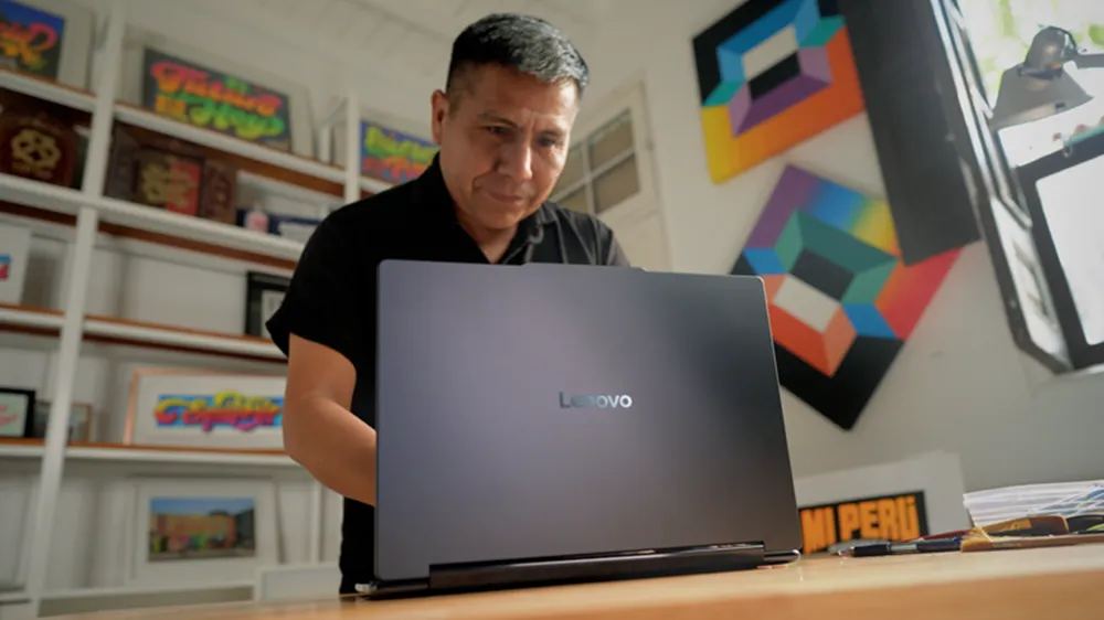 Lenovo y Elliot Tupac unen creatividad, tradición y tecnología para ampliar los límites de la creación Lenovo y Elliot Tupac unen creatividad, tradición y tecnología para ampliar los límites de la creación