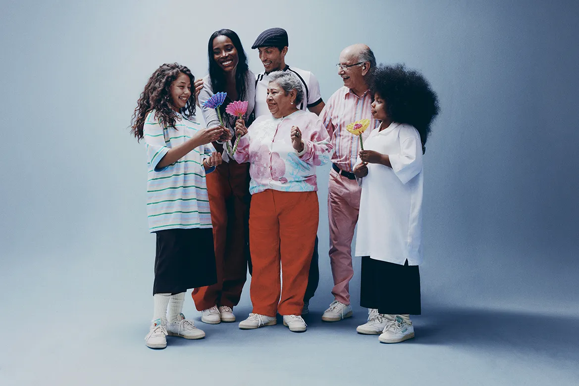 Karol G y Reebok celebran los clásicos que nunca pasan de moda con la campaña Born Classic. Worn Together.
