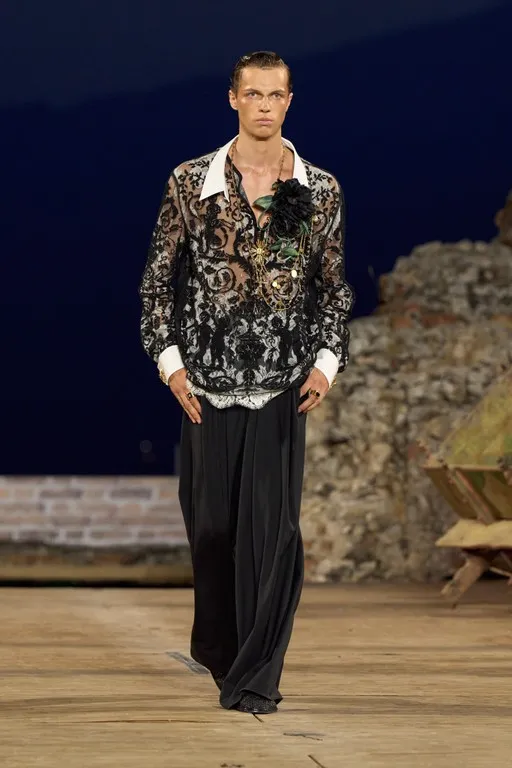 Of Goddesses and Mortals: Dolce & Gabbana volvió a Taormina con Alta Moda