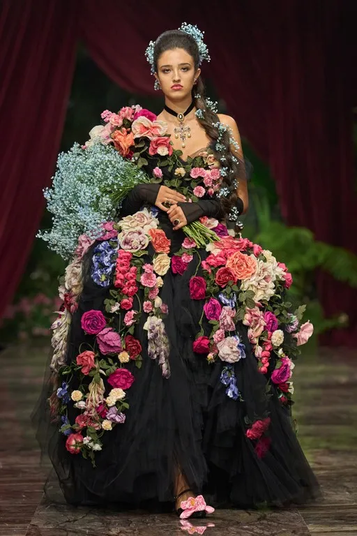 Of Goddesses and Mortals: Dolce & Gabbana volvió a Taormina con Alta Moda