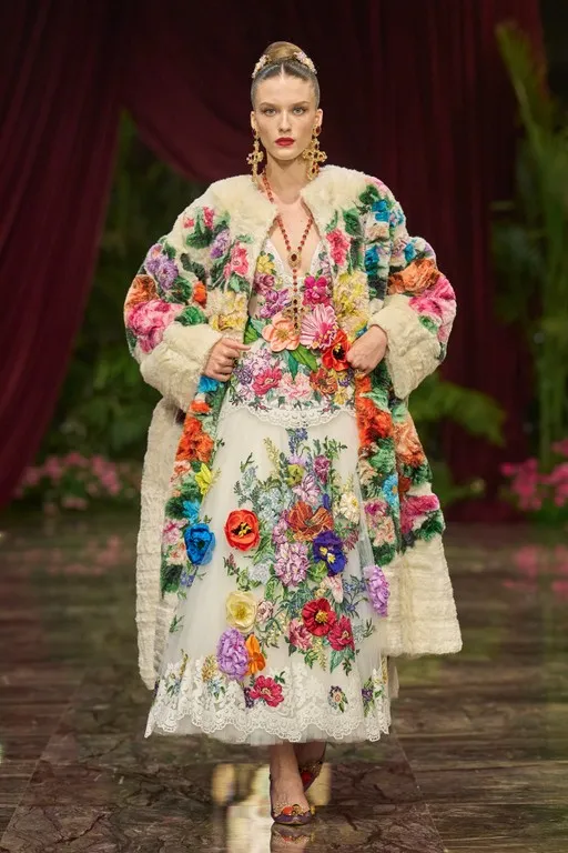 Of Goddesses and Mortals: Dolce & Gabbana volvió a Taormina con Alta Moda