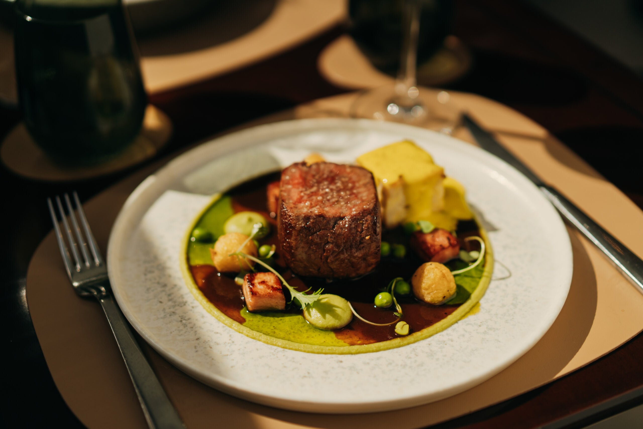 Técnica, producto y experiencia: los tres pilares de la nueva carta de temporada en St. Regis Restaurant