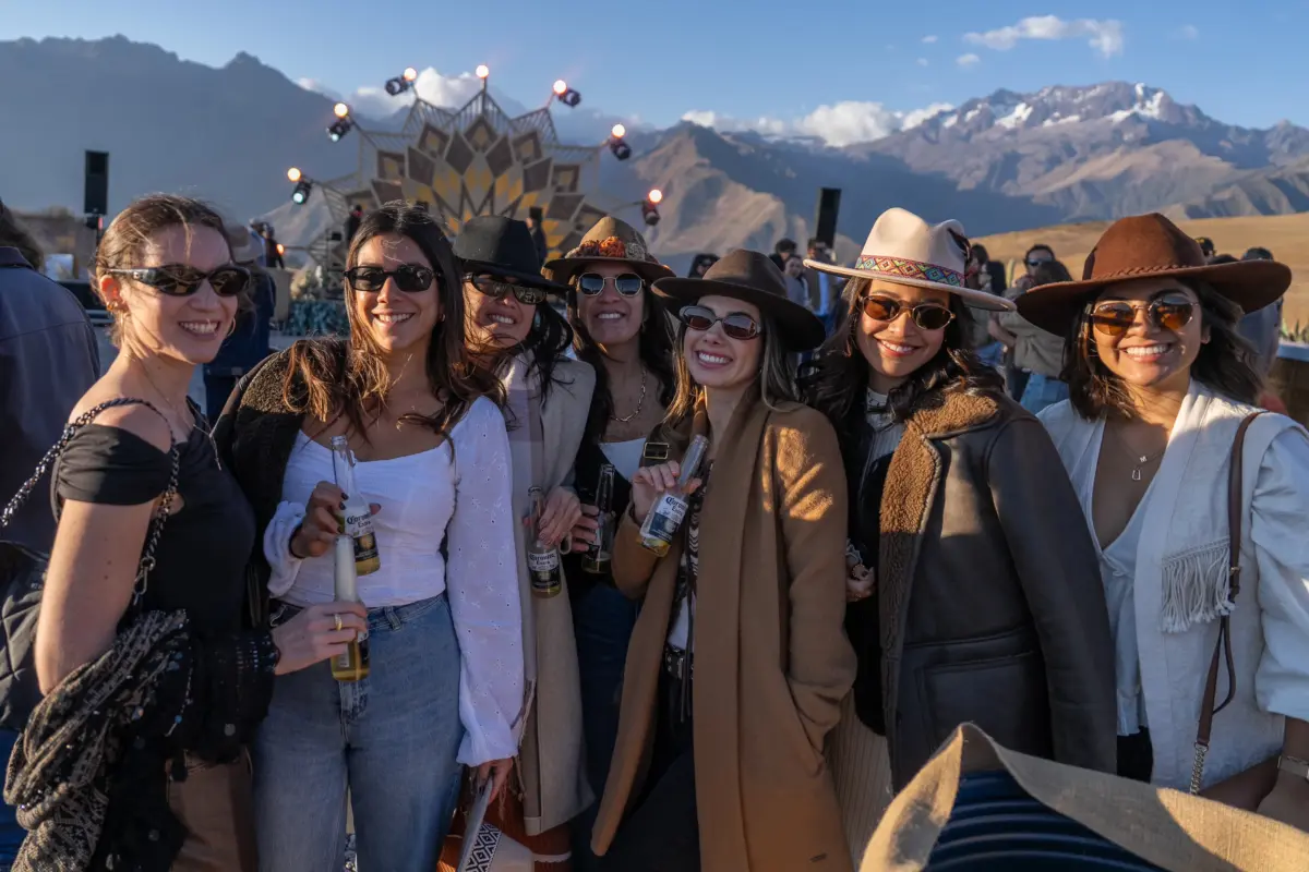 Corona Sunsets llegó por primera vez al Valle Sagrado y redefinió su conexión con la naturaleza en una experiencia de 4 días