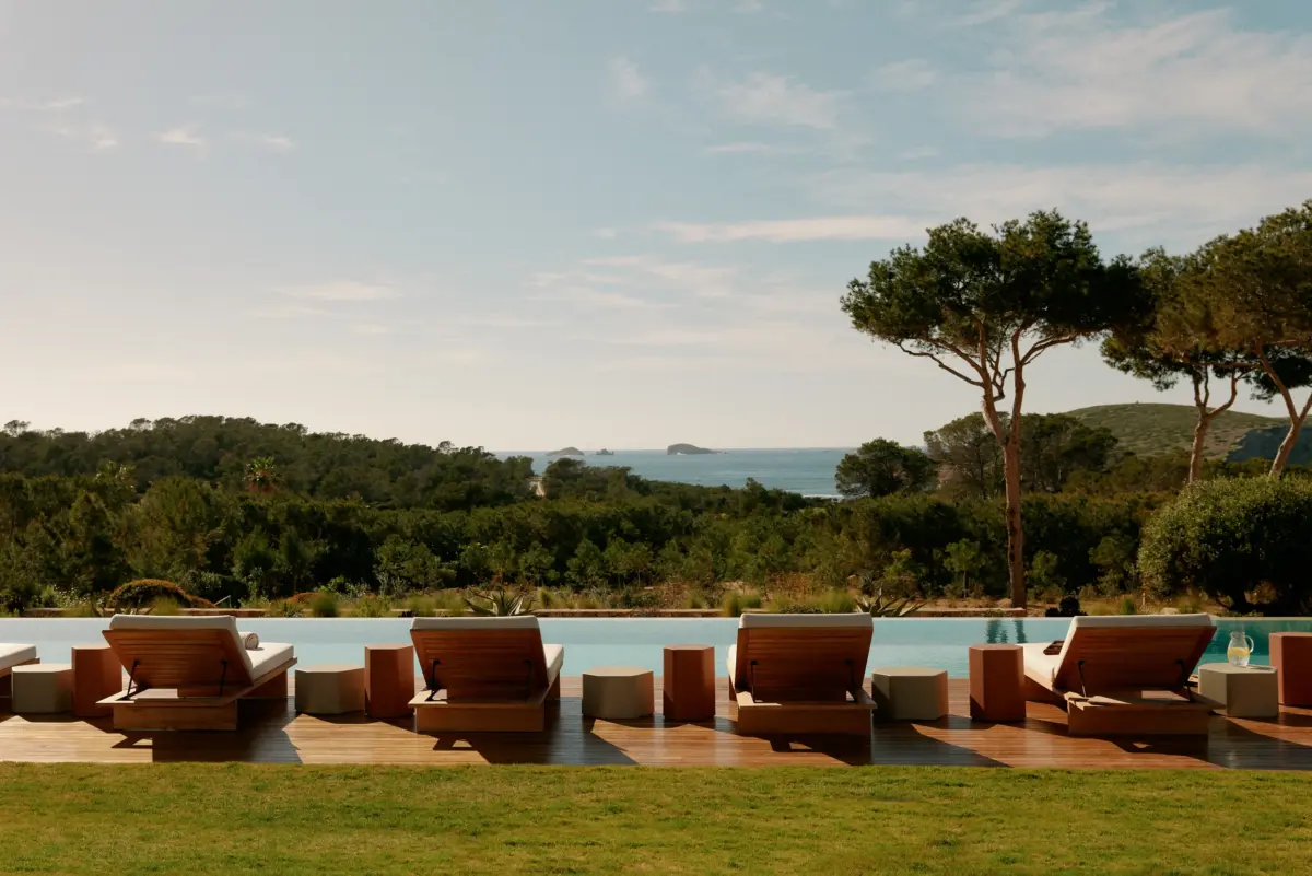 Highstay Villas presenta Villa Escondida, un refugio confidencial en Ibiza