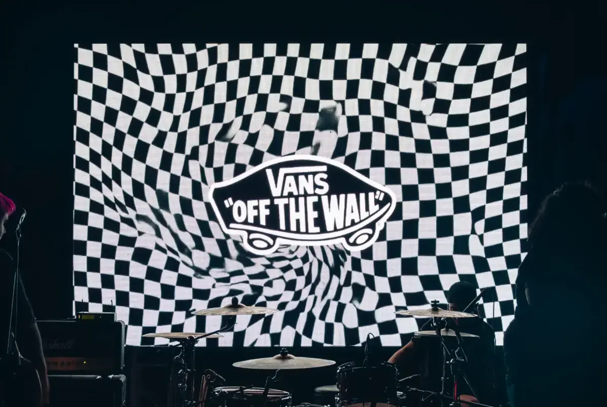 Vans celebró 60 años de música y skate con una noche que reflejó su esencia