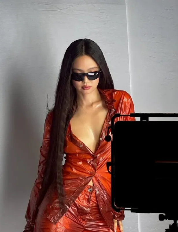 Jennie y Ray-Ban: los lentes que marcan la nueva era del estilo y redefine el poder de una “it girl” global Jennie y Ray-Ban: los lentes que marcan la nueva era del estilo y redefine el poder de una “it girl” global