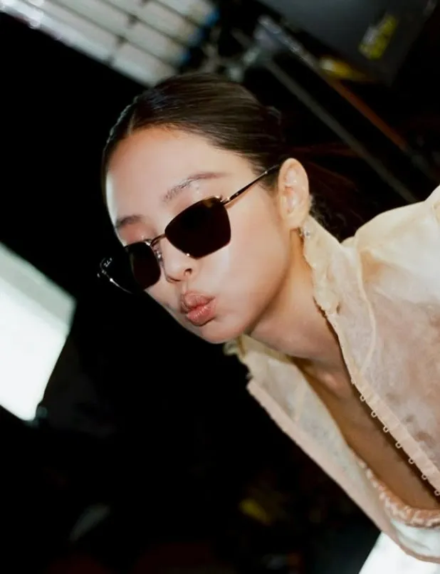 Jennie y Ray-Ban: los lentes que marcan la nueva era del estilo y redefine el poder de una “it girl” global Jennie y Ray-Ban: los lentes que marcan la nueva era del estilo y redefine el poder de una “it girl” global