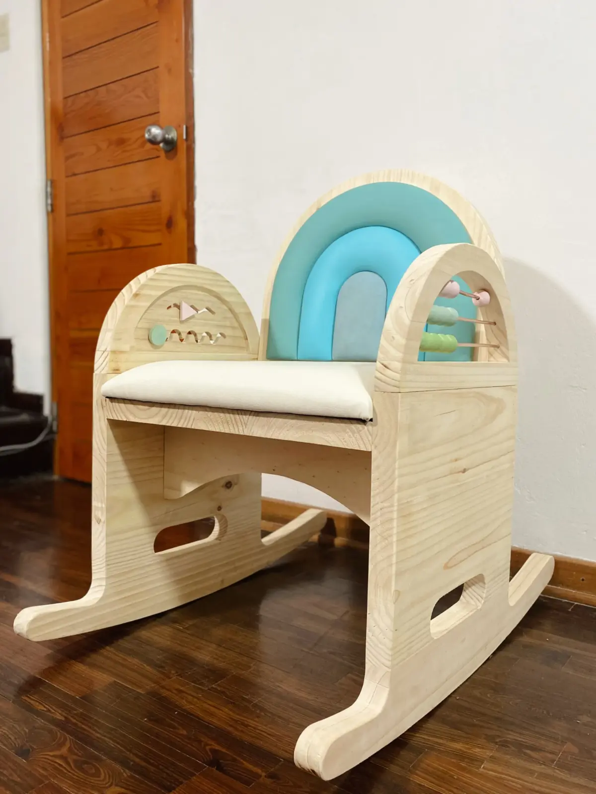 Toulouse Lautrec presenta SILLAS 2026, una muestra que invita a romper esquemas y redefine el mobiliario Toulouse Lautrec presenta SILLAS 2026, una muestra que invita a romper esquemas y redefine el mobiliario