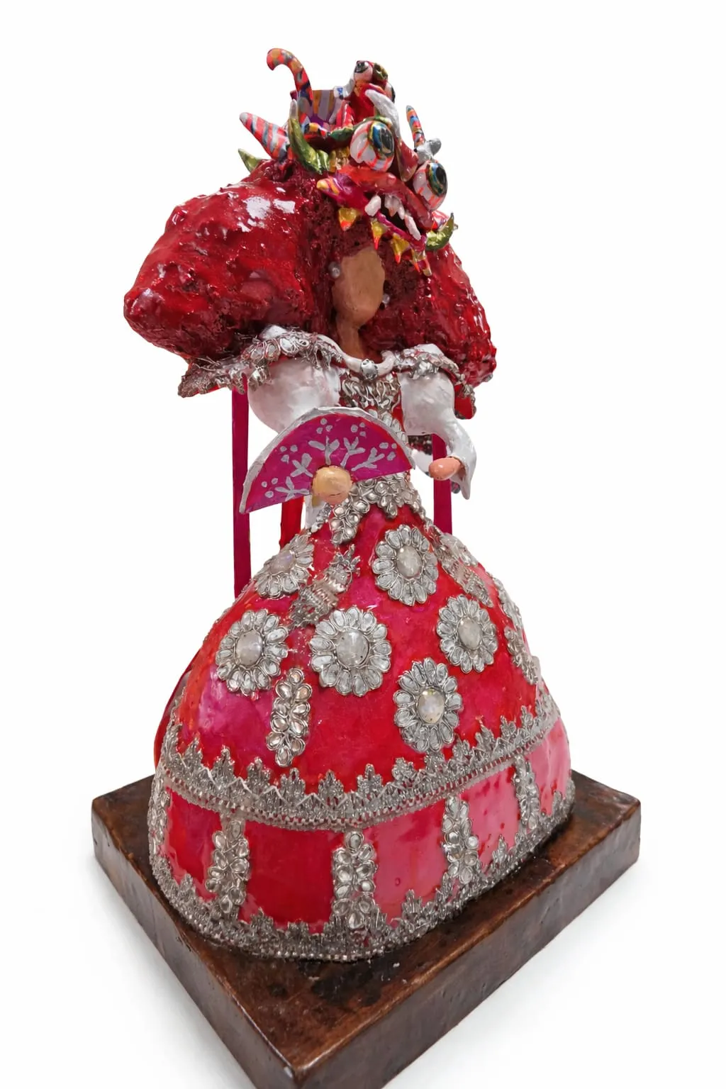 “Menina Patria”: Paolo Cordano reimagina la identidad del Perú a través de esculturas inspiradas en la figura clásica de la menina