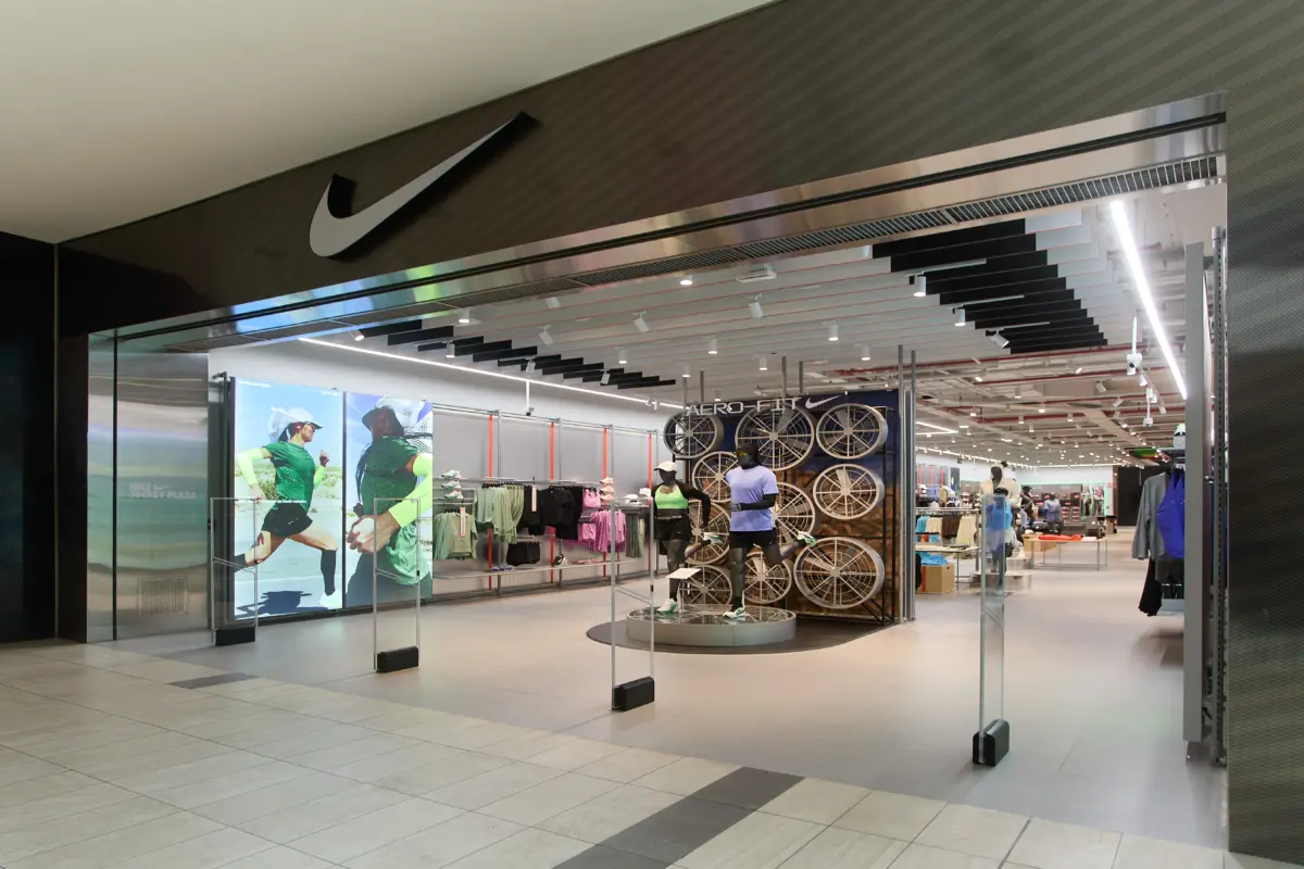 NIKE REABRE SUS PUERTAS EN EL JOCKEY PLAZA BAJO EL NUEVO FORMATO RISE 2.0 NIKE REABRE SUS PUERTAS EN EL JOCKEY PLAZA BAJO EL NUEVO FORMATO RISE 2.0