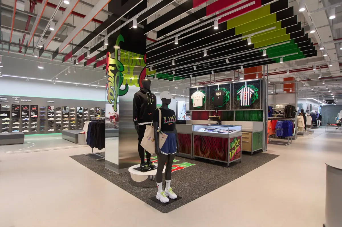 NIKE REABRE SUS PUERTAS EN EL JOCKEY PLAZA BAJO EL NUEVO FORMATO RISE 2.0 NIKE REABRE SUS PUERTAS EN EL JOCKEY PLAZA BAJO EL NUEVO FORMATO RISE 2.0