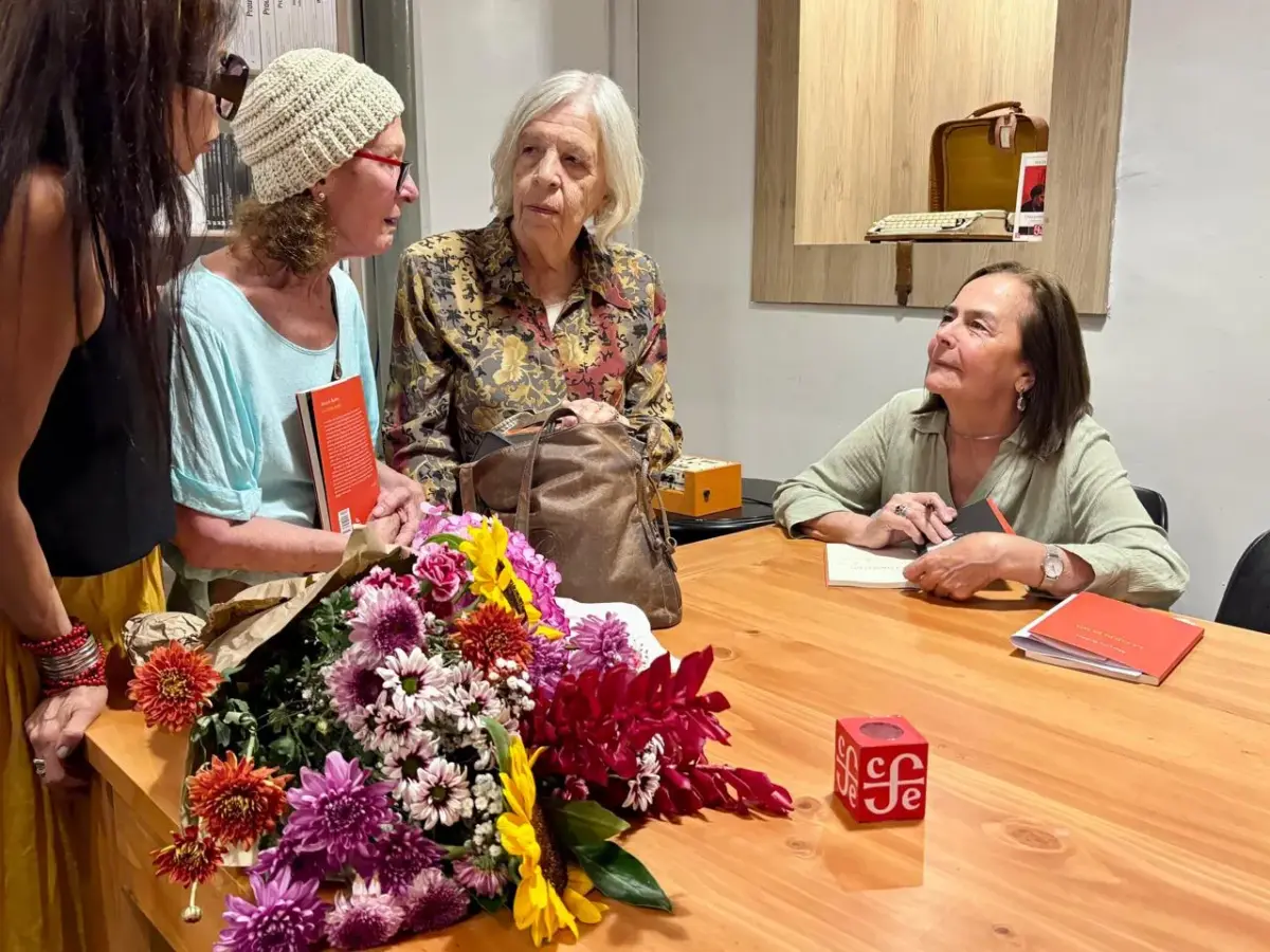 Marcela Robles presentó La culpa es mía, su más reciente publicación