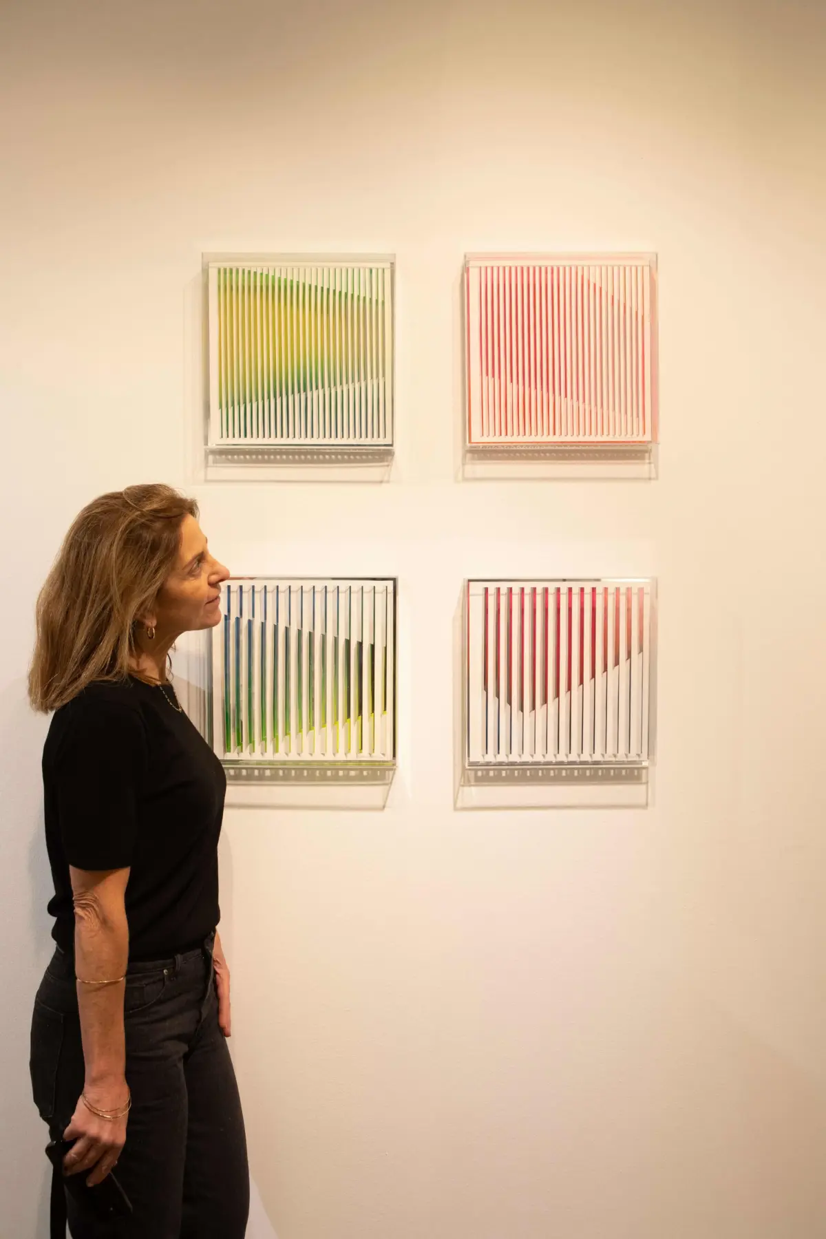 GLORIA FRUGONE PRESENTA GEOMETRÍA DE LA LUZ EN LA GALERÍA