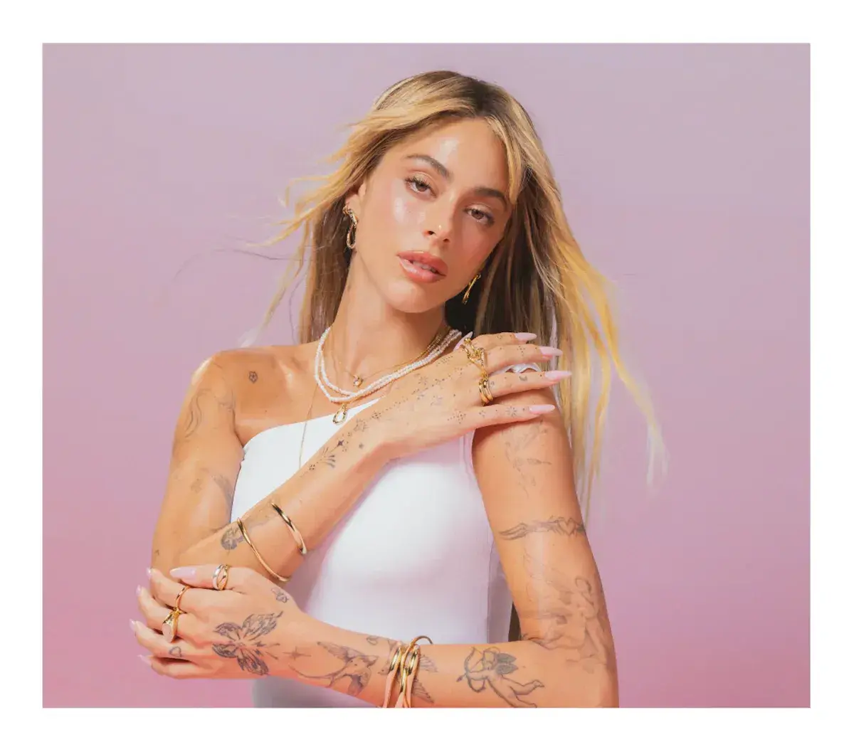 PANDORA PRESENTA ESSENCE OF SUMMER, UNA CELEBRACIÓN DE LA TRANSFORMACIÓN Y LA BELLEZA NATURAL PROTAGONIZADA POR TINI