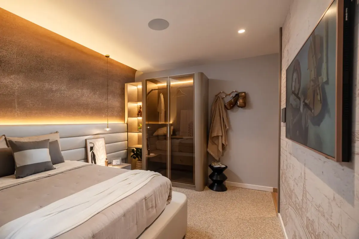 TCL y la arquitecta Olenka Marquina se unen para fusionar arte, diseño y tecnología en el hogar moderno