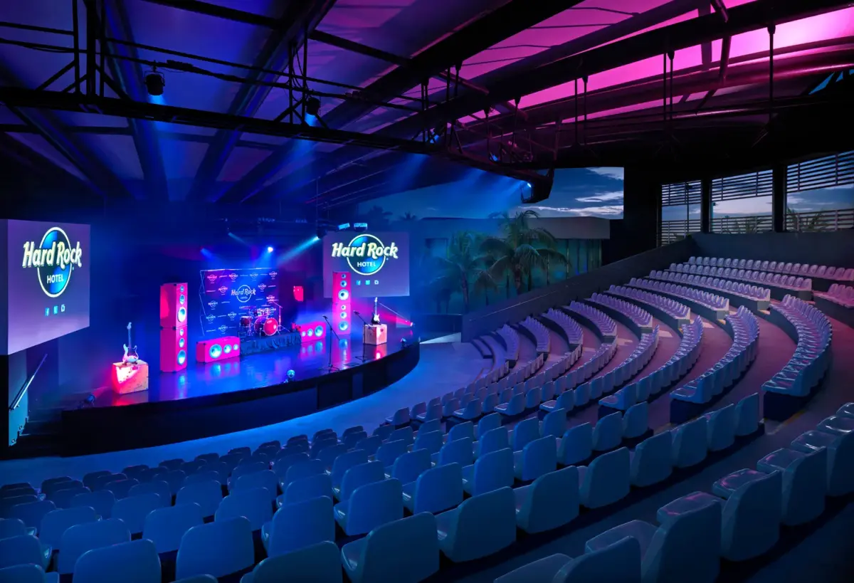 Yami Safdie brindó un concierto icónico en Hard Rock Hotel Cancun Yami Safdie brindó un concierto icónico en Hard Rock Hotel Cancun