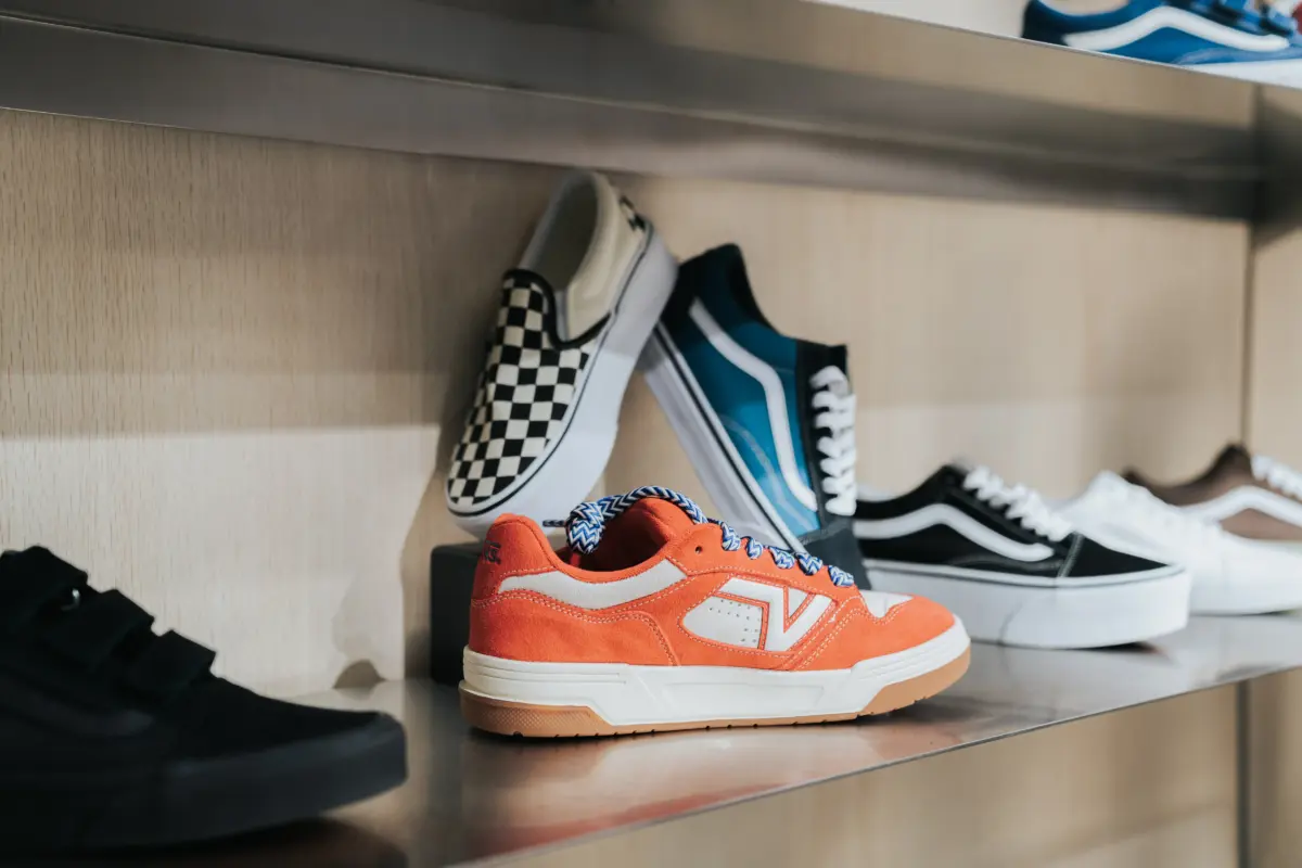 Vans inaugura nueva tienda en el Jockey Plaza con un evento que celebra la cultura urbana