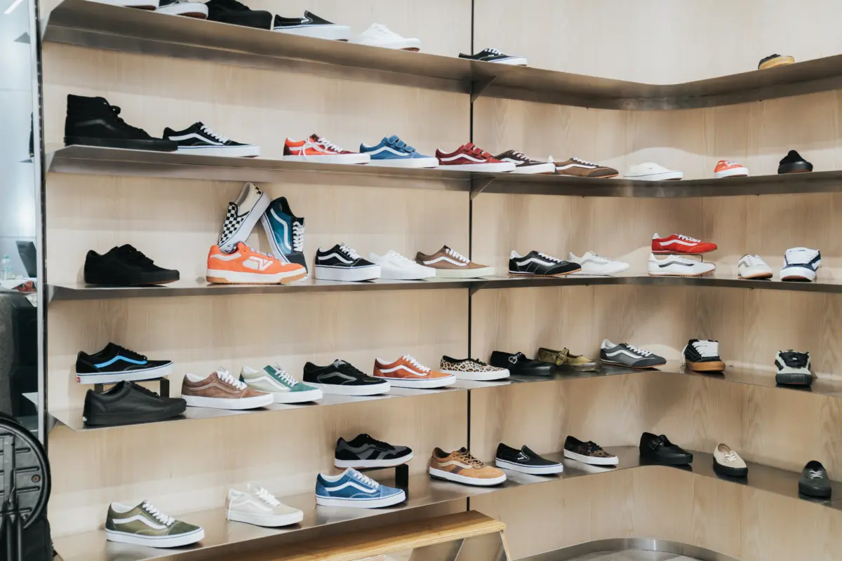 Vans inaugura nueva tienda en el Jockey Plaza con un evento que celebra la cultura urbana