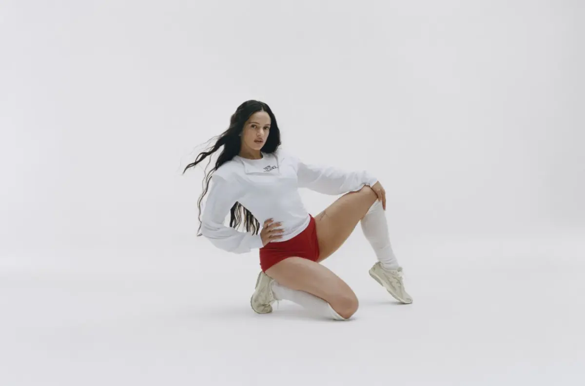 ROSALÍA protagoniza la campaña de New Balance para las nuevas 204L ROSALÍA protagoniza la campaña de New Balance para las nuevas 204L