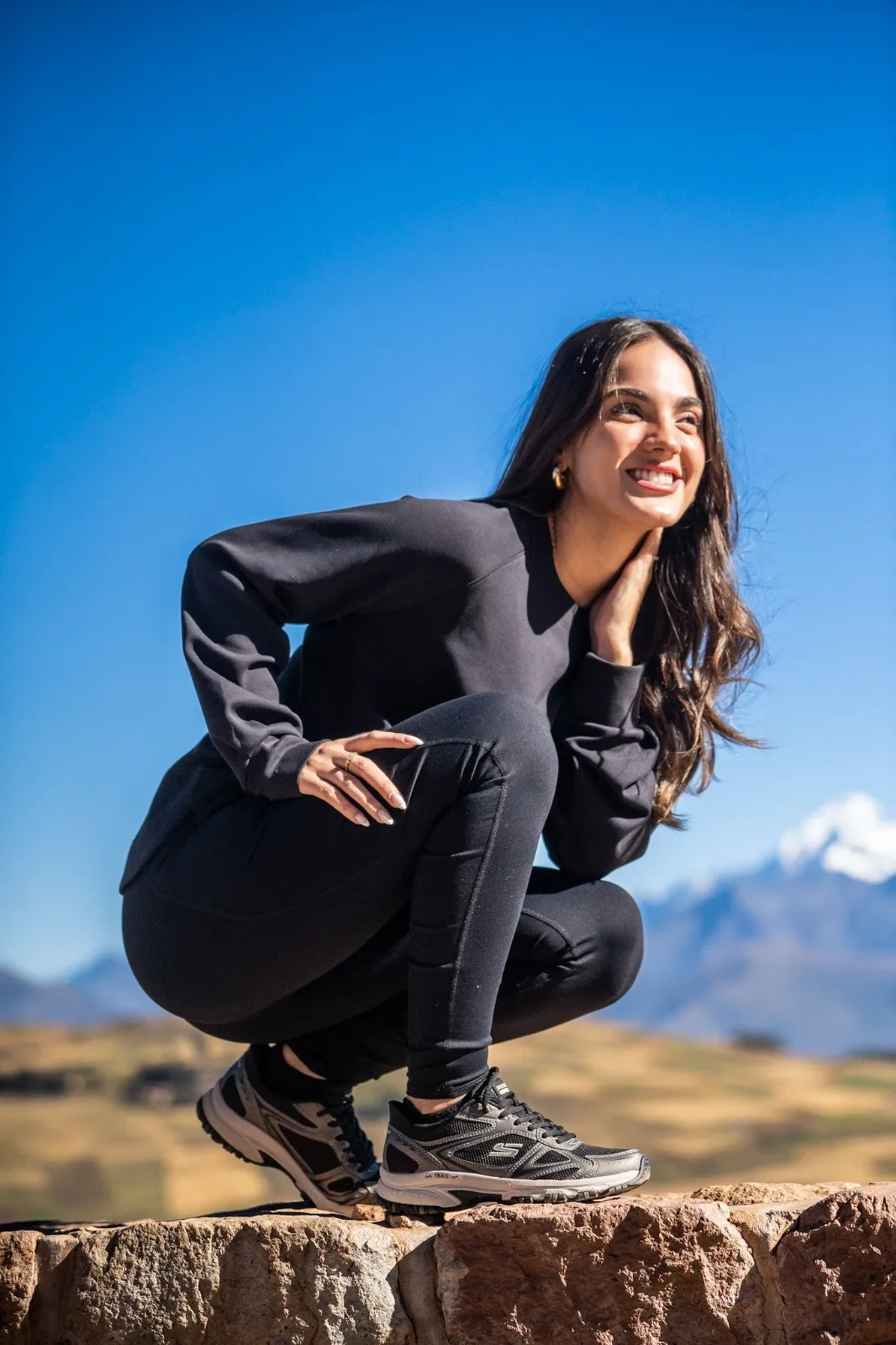 Andrés Wiese y Ximena Cano protagonizan la nueva campaña Sports Adventure de Skechers Perú tras recorrer Cusco poniendo a prueba su calzado Andrés Wiese y Ximena Cano protagonizan la nueva campaña Sports Adventure de Skechers Perú tras recorrer Cusco poniendo a prueba su calzado