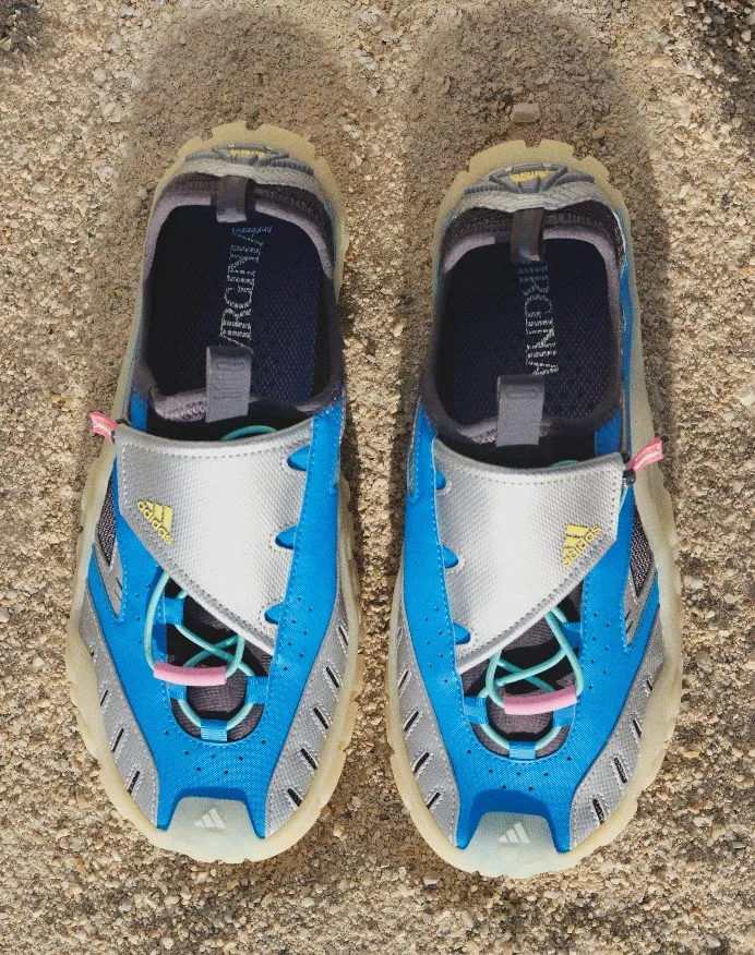 Adidas Originals y Pharrell Williams presentan en Perú el VIRGINIA Watermoc, diseñado para acompañarte dentro y fuera del agua Adidas Originals y Pharrell Williams presentan en Perú el VIRGINIA Watermoc, diseñado para acompañarte dentro y fuera del agua