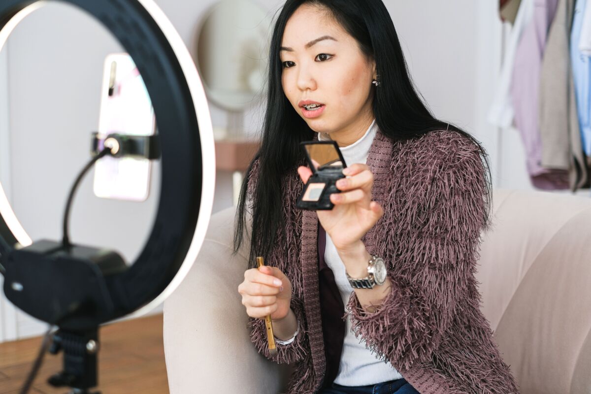 El nuevo poder de la belleza: ¿en quién confiamos hoy para decidir qué compramos?
