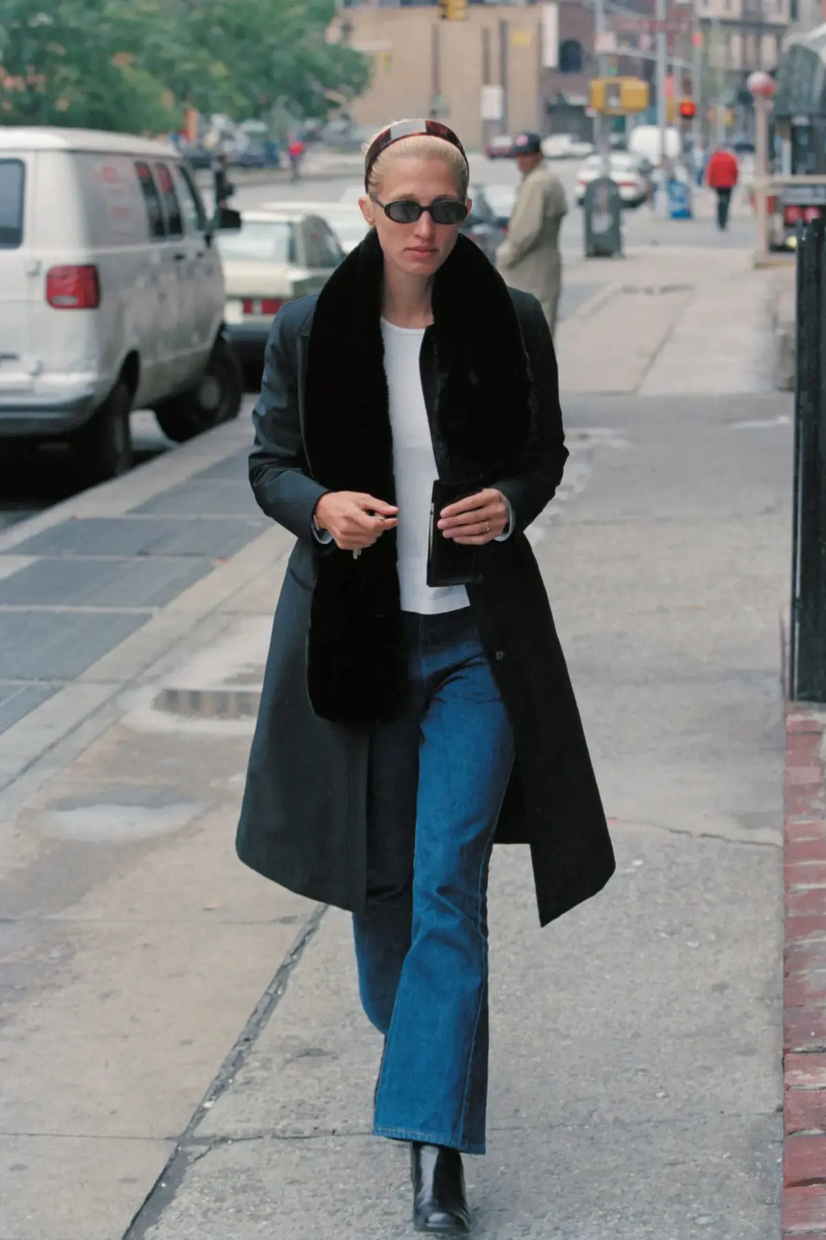 Minimalismo noventero: por qué el estilo de Carolyn Bessette-Kennedy vuelve a ser tendencia