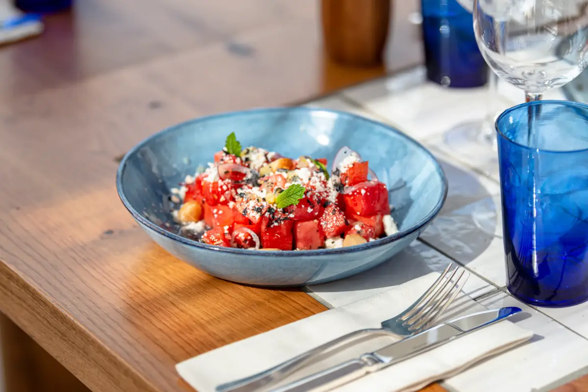 Este verano, Experimental Beach Ibiza recibe a Casa Pregonda para una residencia solar con acentos baleares