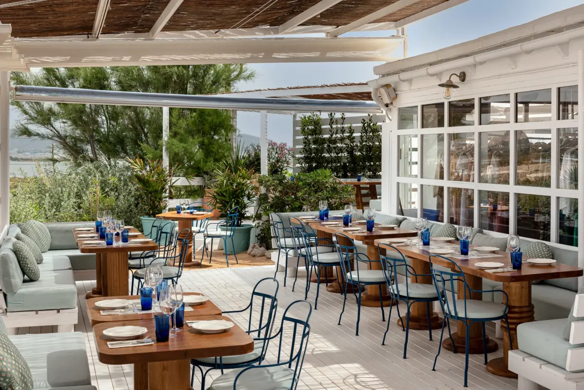 Este verano, Experimental Beach Ibiza recibe a Casa Pregonda para una residencia solar con acentos baleares