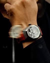 Audemars Piguet y Yoon Ahn reinventan la relojería de lujo con una pieza inspirada en la joyería contemporánea