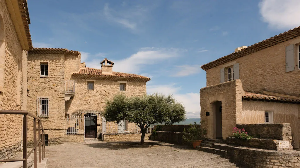 Crillon le Brave presenta un retiro exclusivo en la Provenza con Chloé Crane-Leroux Crillon le Brave presenta un retiro exclusivo en la Provenza con Chloé Crane-Leroux