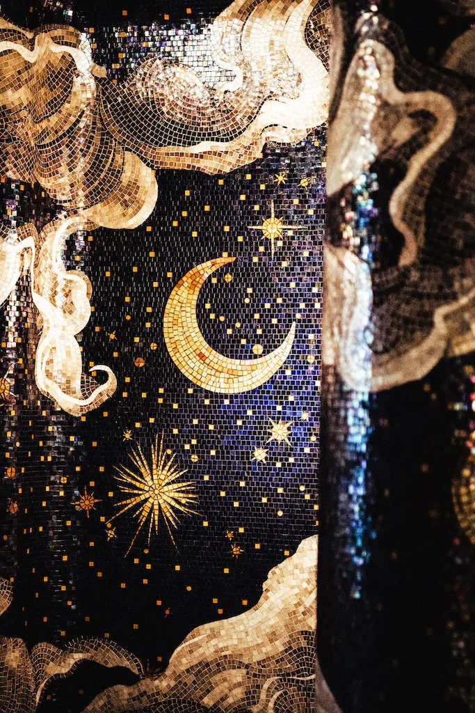 L’Aventure recibe a Clio Peppiatt para una inmersión exclusiva durante la Fashion Week de París L’Aventure recibe a Clio Peppiatt para una inmersión exclusiva durante la Fashion Week de París