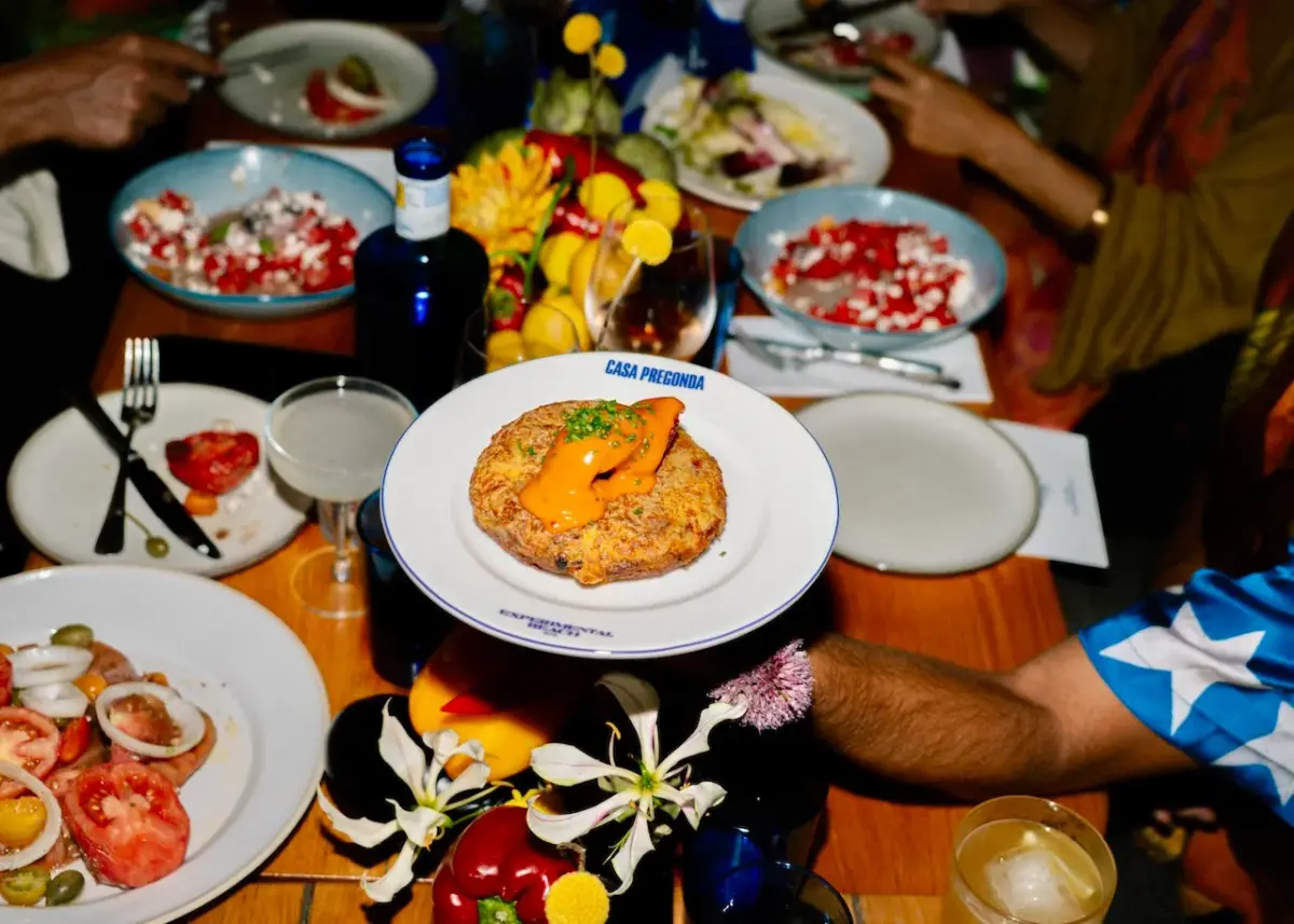 Donde Esteban lleva el espíritu del verano a Experimental Beach Ibiza con una colaboración exclusiva y una cena de celebración Donde Esteban lleva el espíritu del verano a Experimental Beach Ibiza con una colaboración exclusiva y una cena de celebración